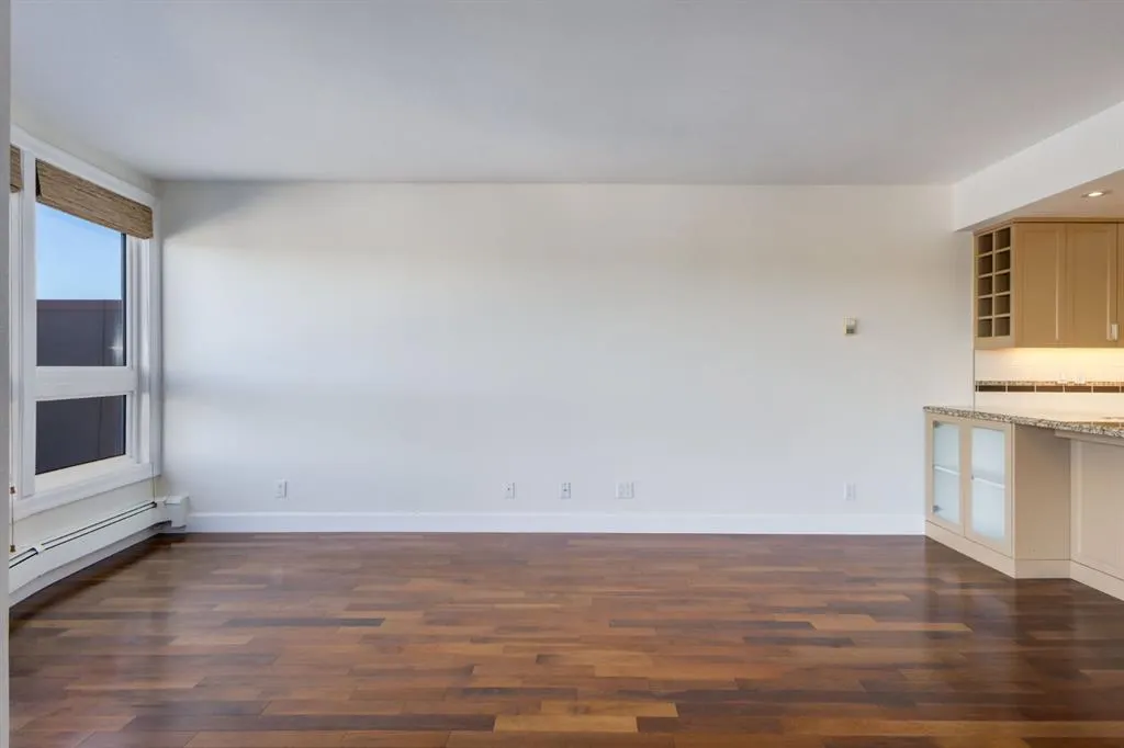 400 Eau Claire Avenue SW, #8704