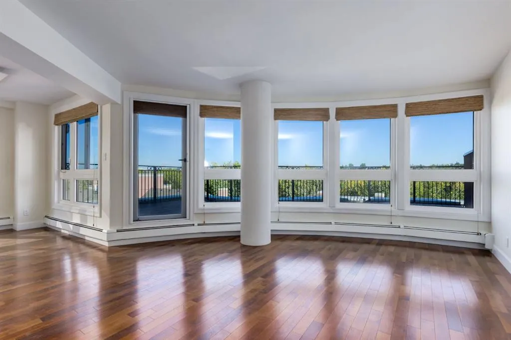 400 Eau Claire Avenue SW, #8704
