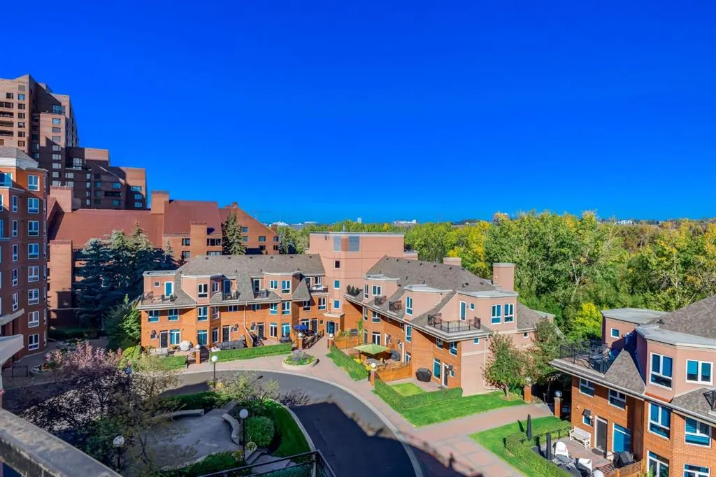 400 Eau Claire Avenue SW, #8704