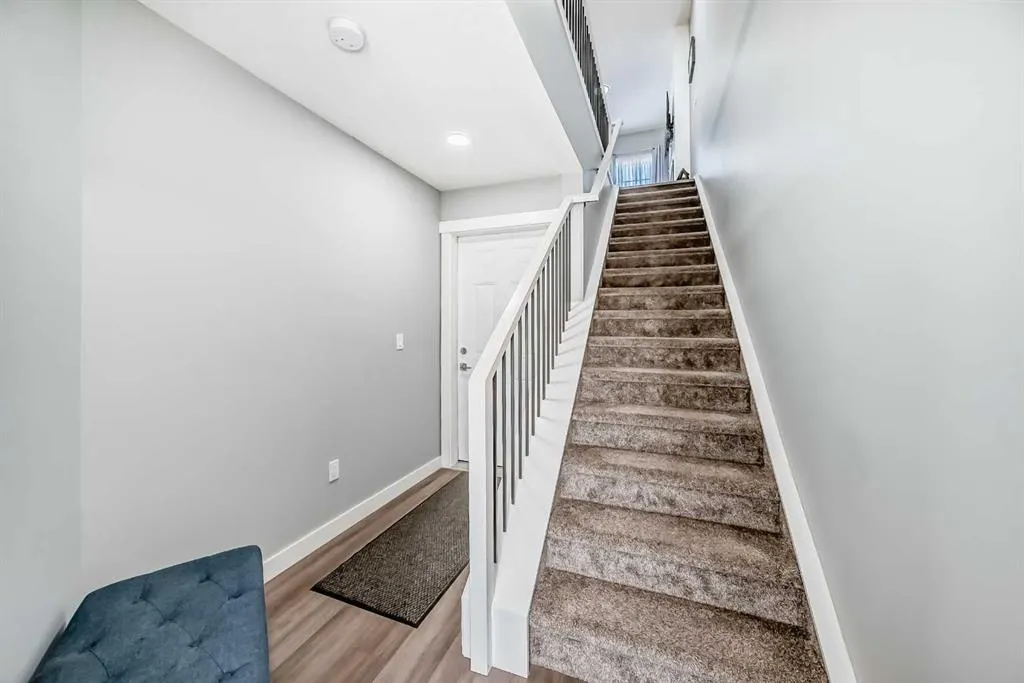 95 Skyview Close NE, #202