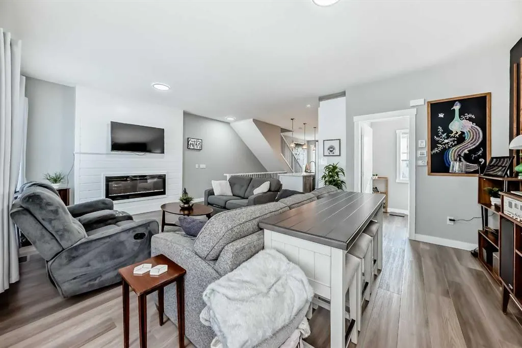 95 Skyview Close NE, #202