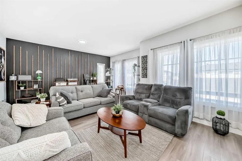95 Skyview Close NE, #202