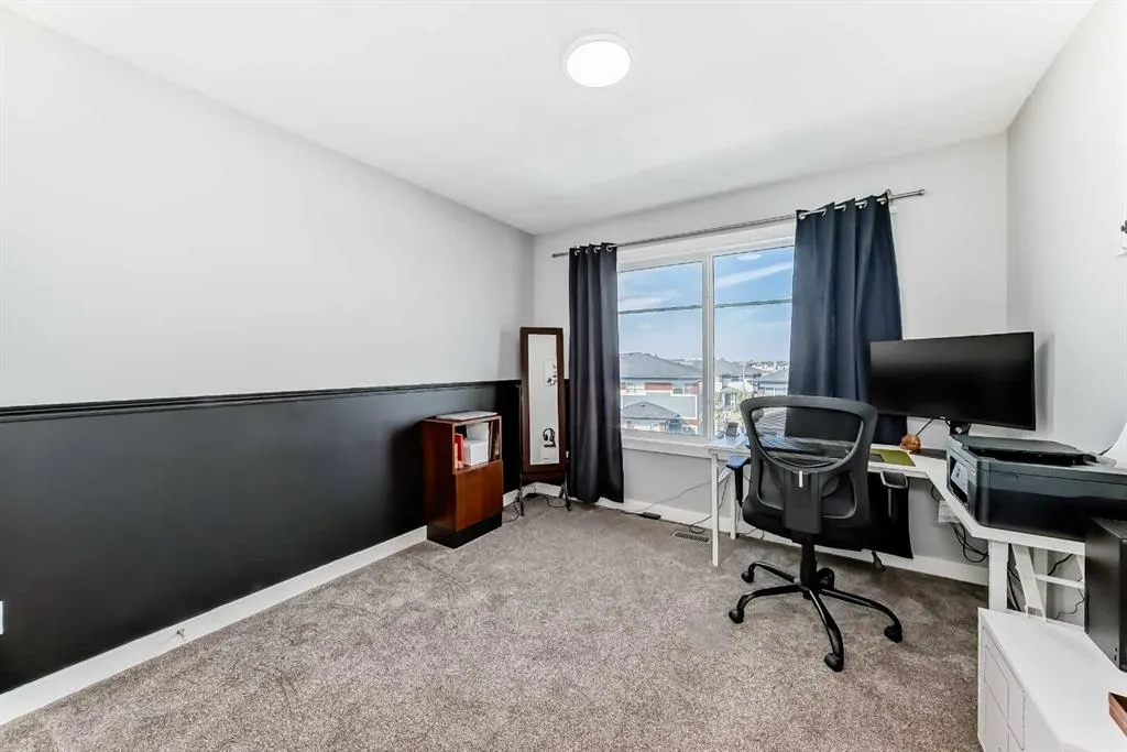 95 Skyview Close NE, #202