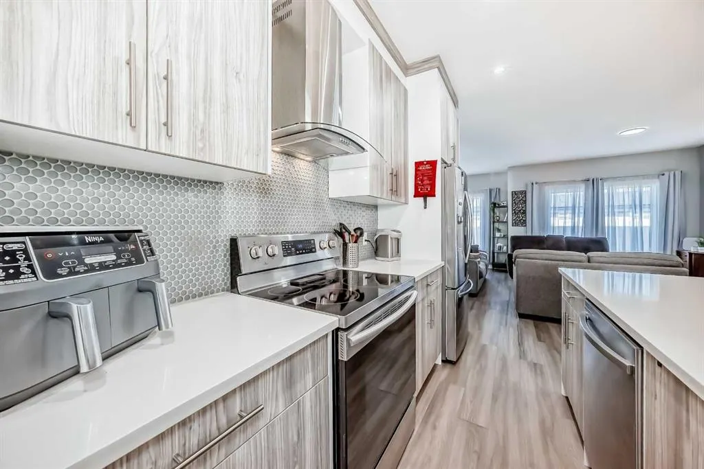 95 Skyview Close NE, #202