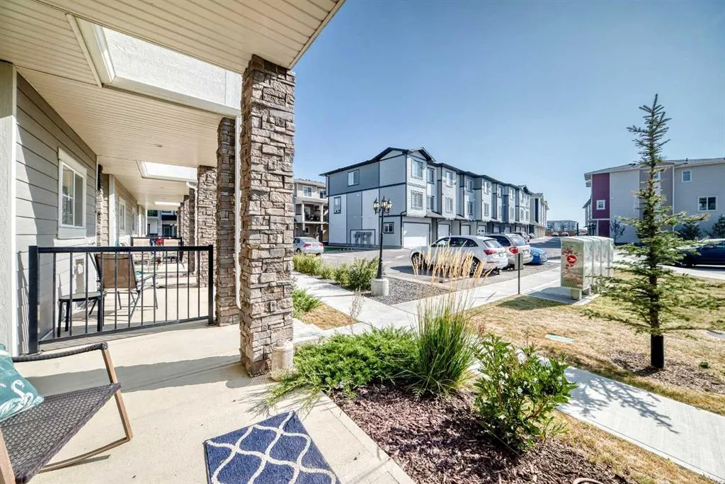 95 Skyview Close NE, #202