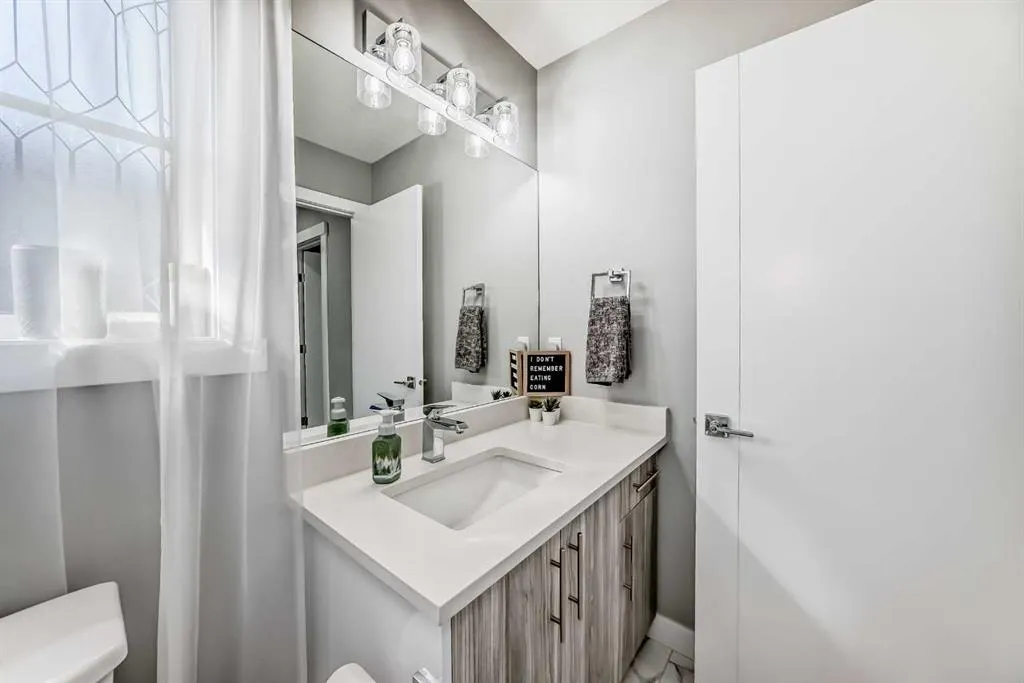 95 Skyview Close NE, #202