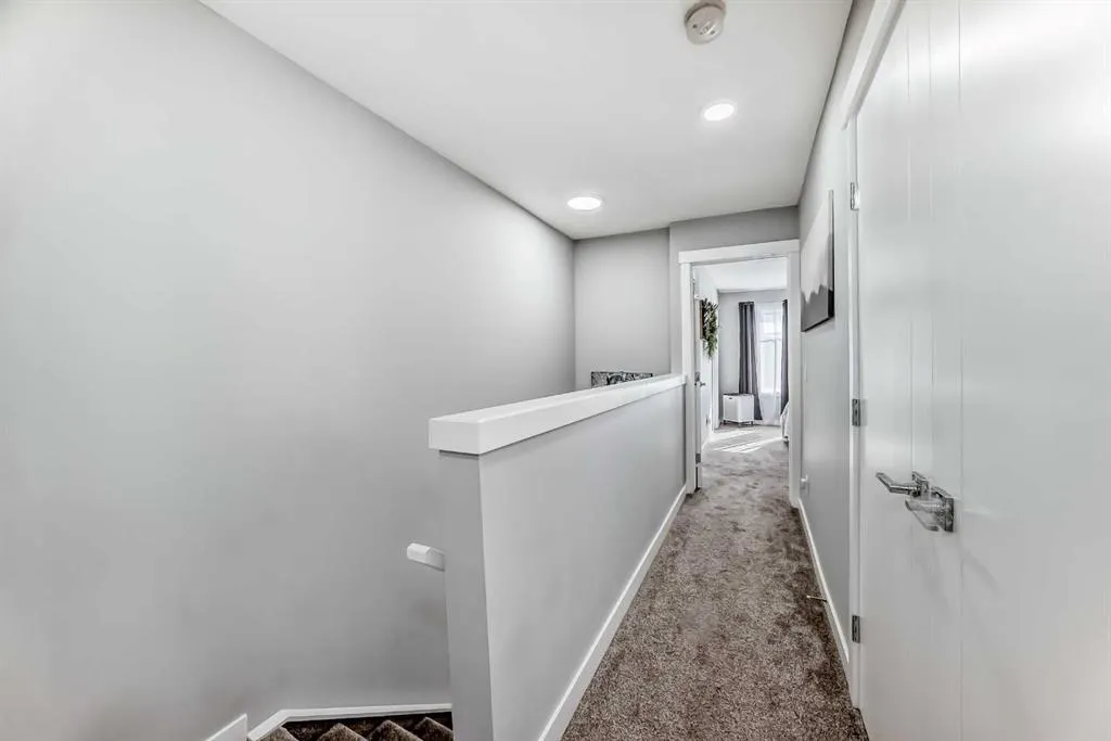95 Skyview Close NE, #202