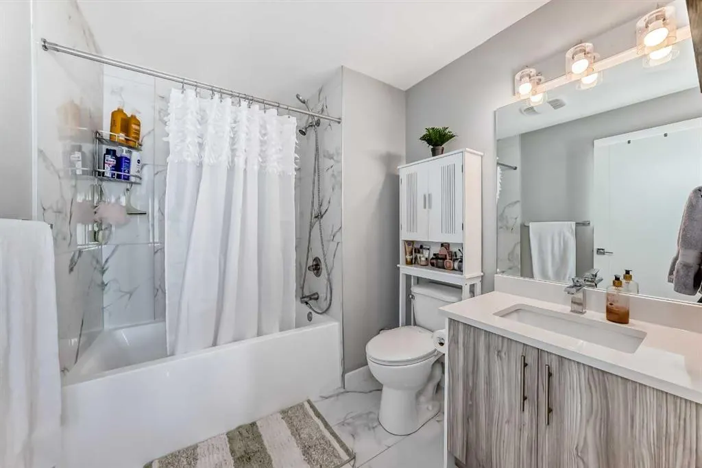 95 Skyview Close NE, #202