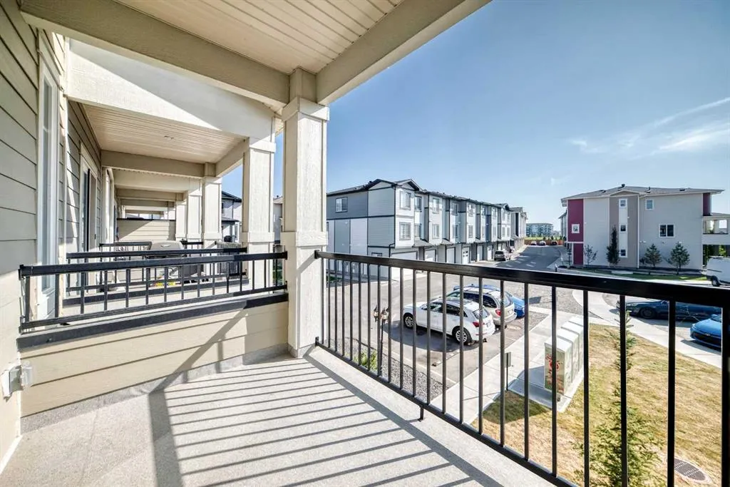 95 Skyview Close NE, #202