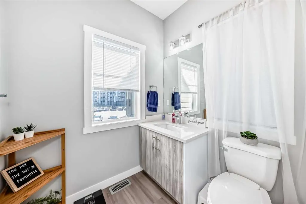 95 Skyview Close NE, #202