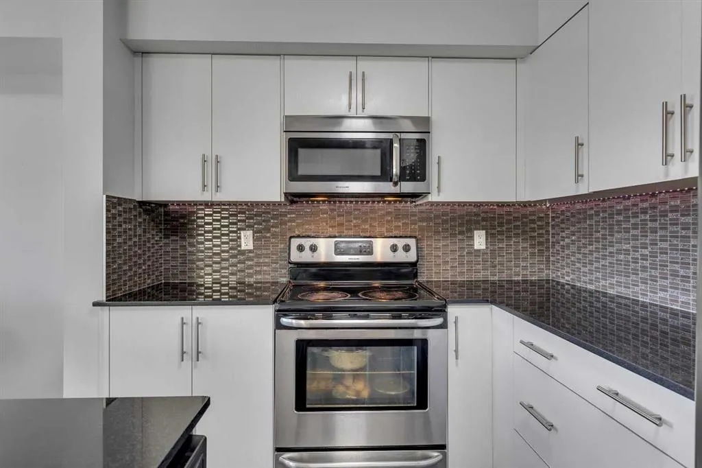 7 West Coach Manor SW