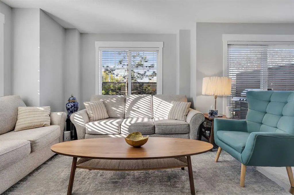 7 West Coach Manor SW