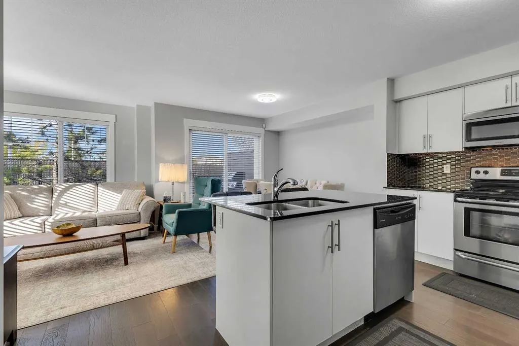 7 West Coach Manor SW
