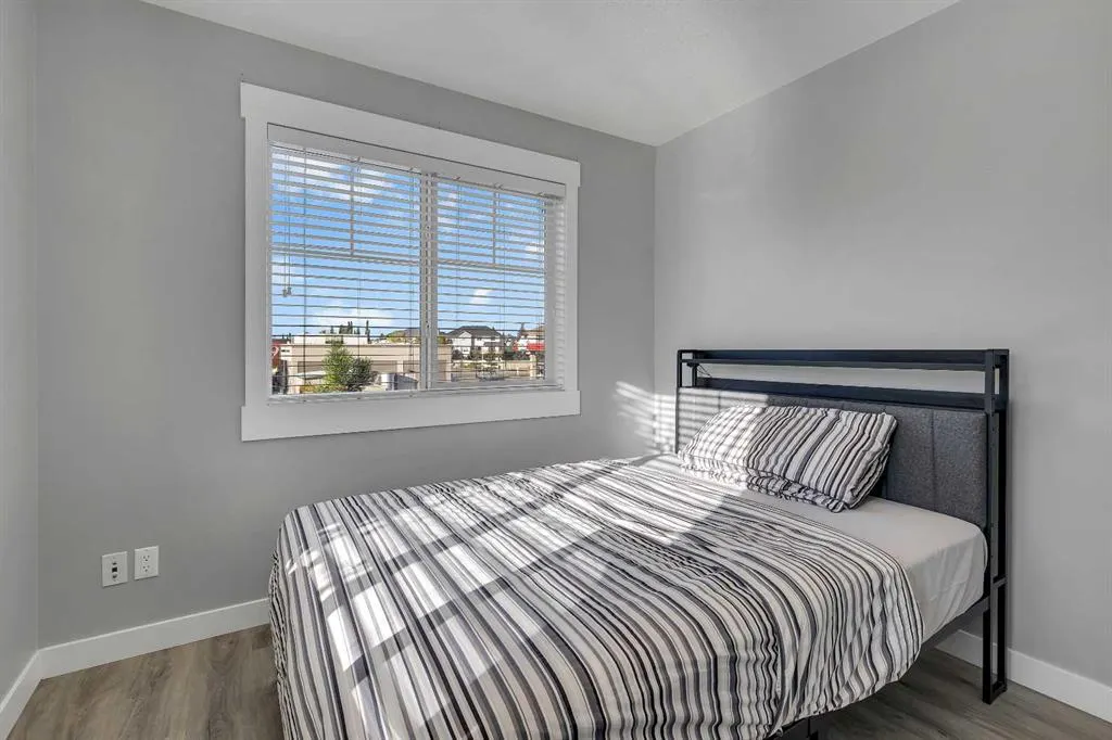 7 West Coach Manor SW