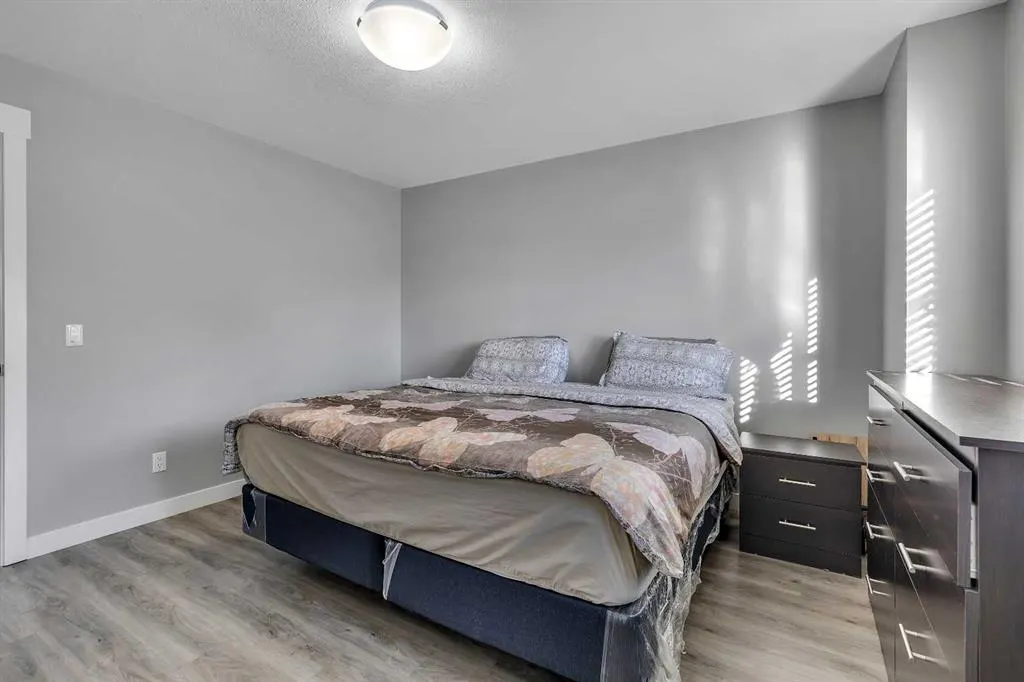 7 West Coach Manor SW