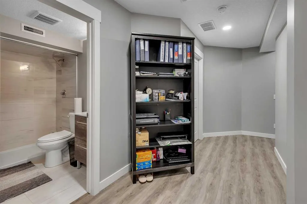 7 West Coach Manor SW
