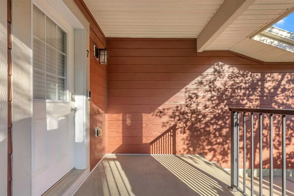 7 West Coach Manor SW