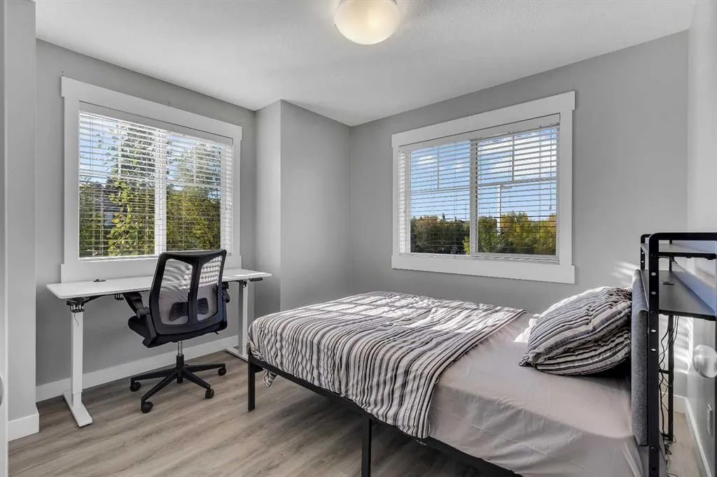7 West Coach Manor SW