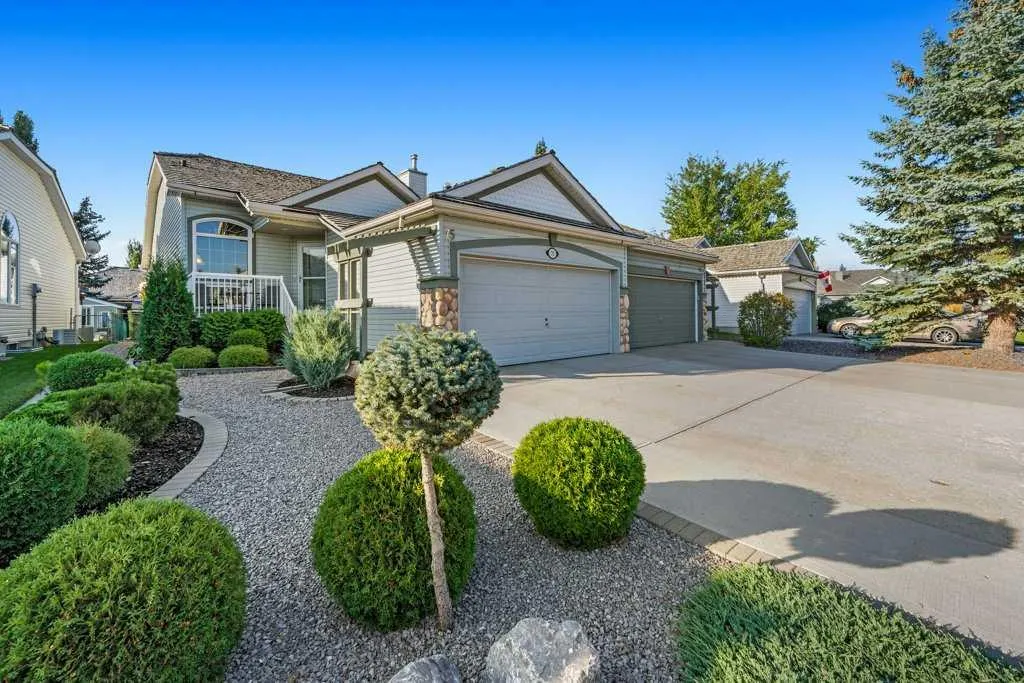 75 Chaparral Close SE