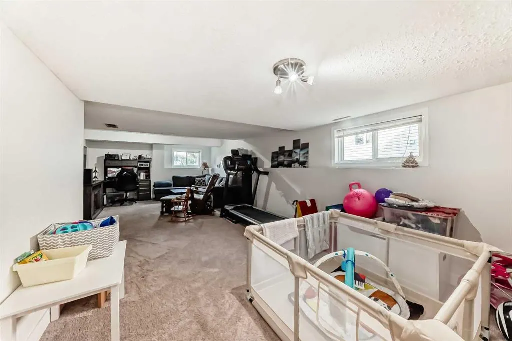6216 Douglas Place