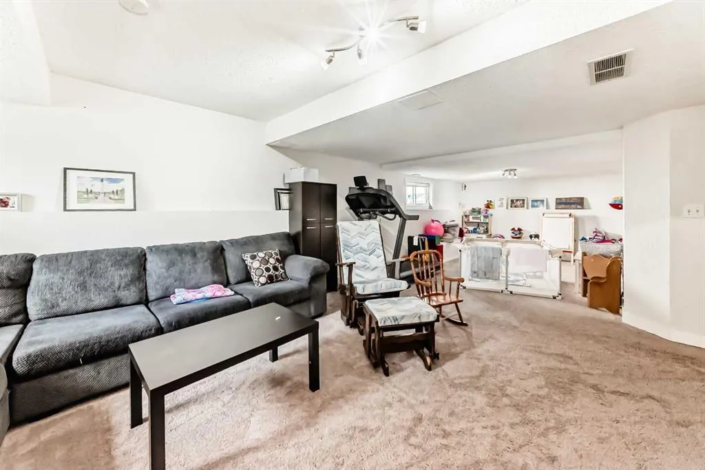 6216 Douglas Place