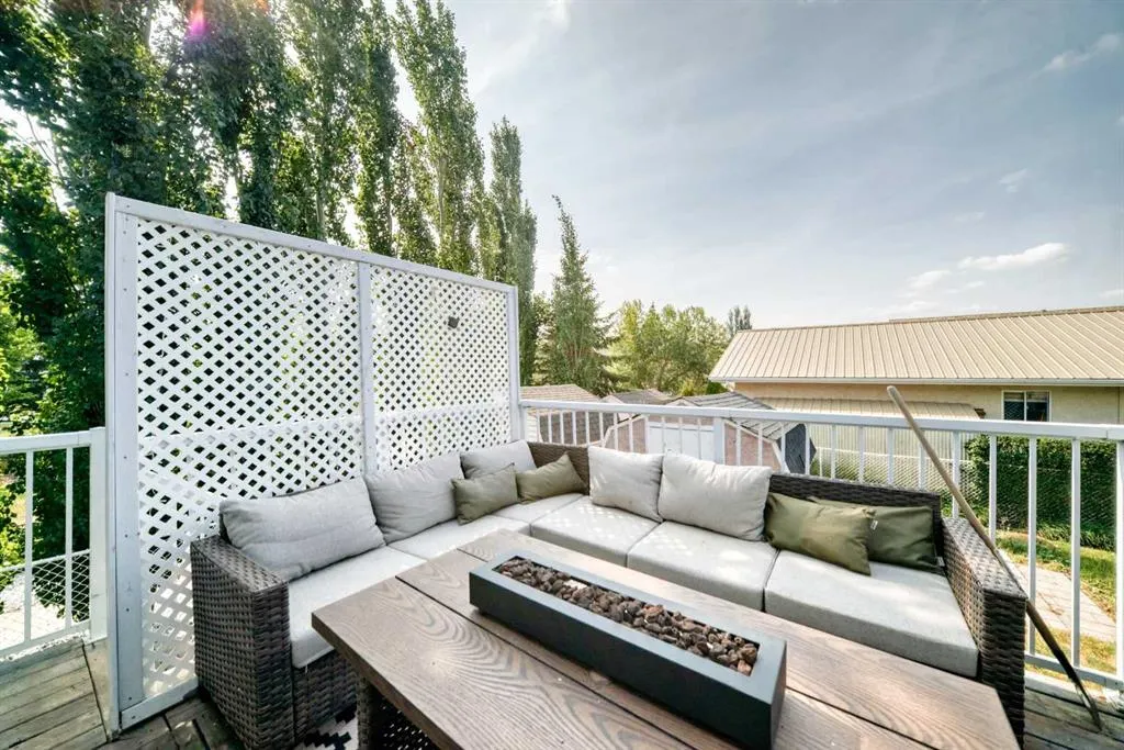 6216 Douglas Place