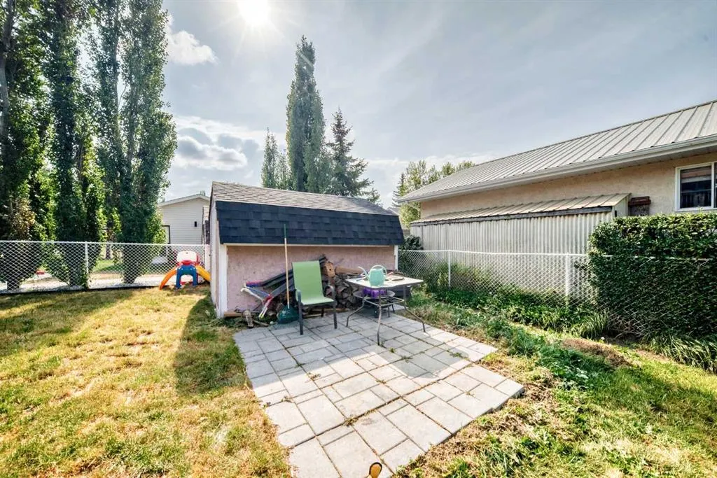 6216 Douglas Place