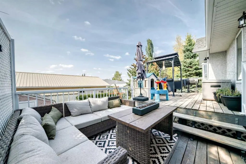 6216 Douglas Place