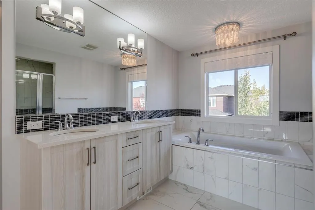 427 Canals Boulevard SW