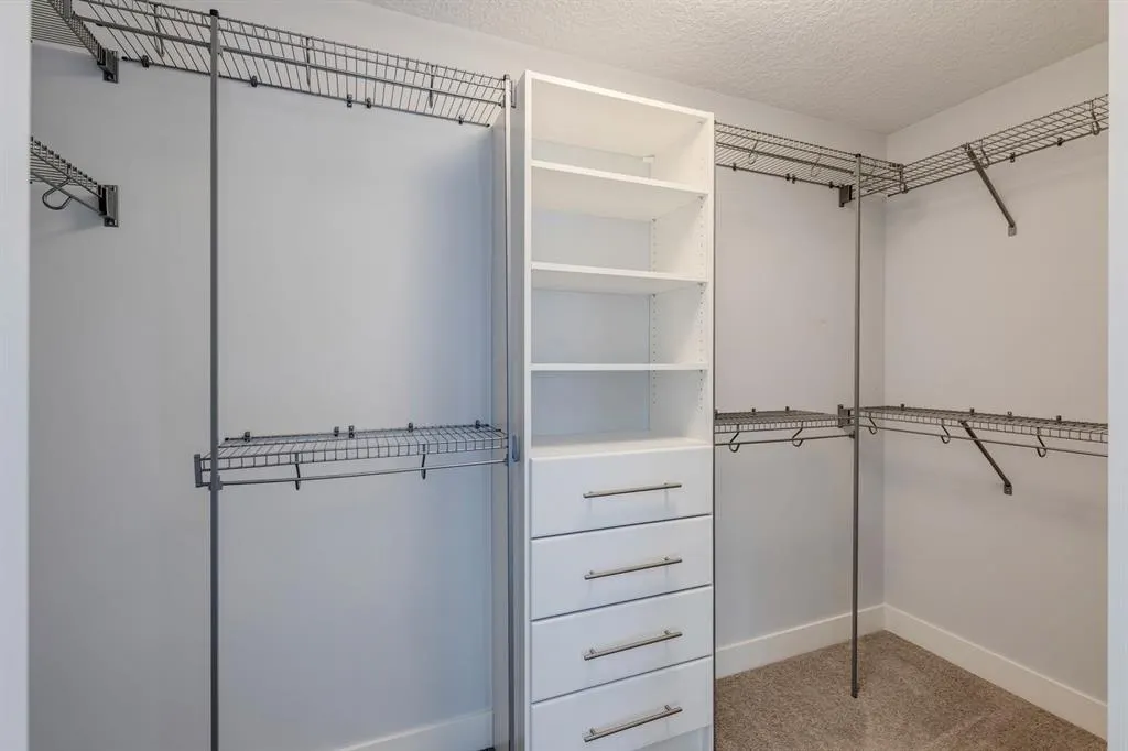 427 Canals Boulevard SW