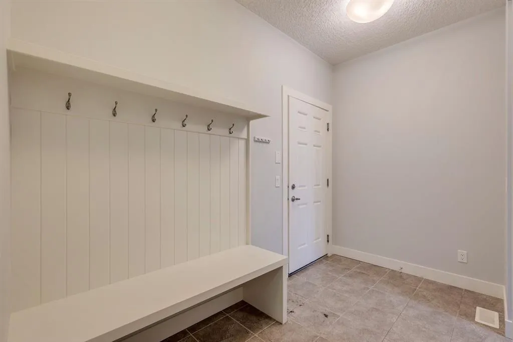 427 Canals Boulevard SW