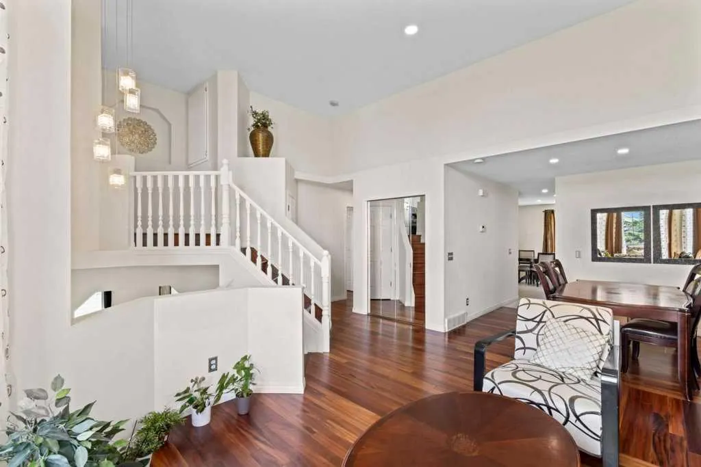199 Arbour Ridge Park NW