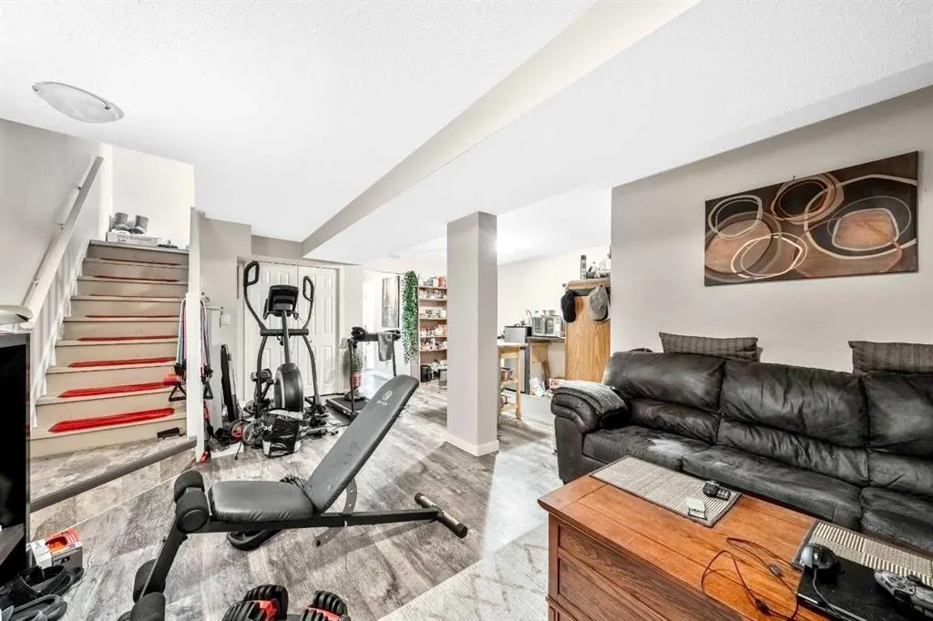 232 Whitlock Place NE