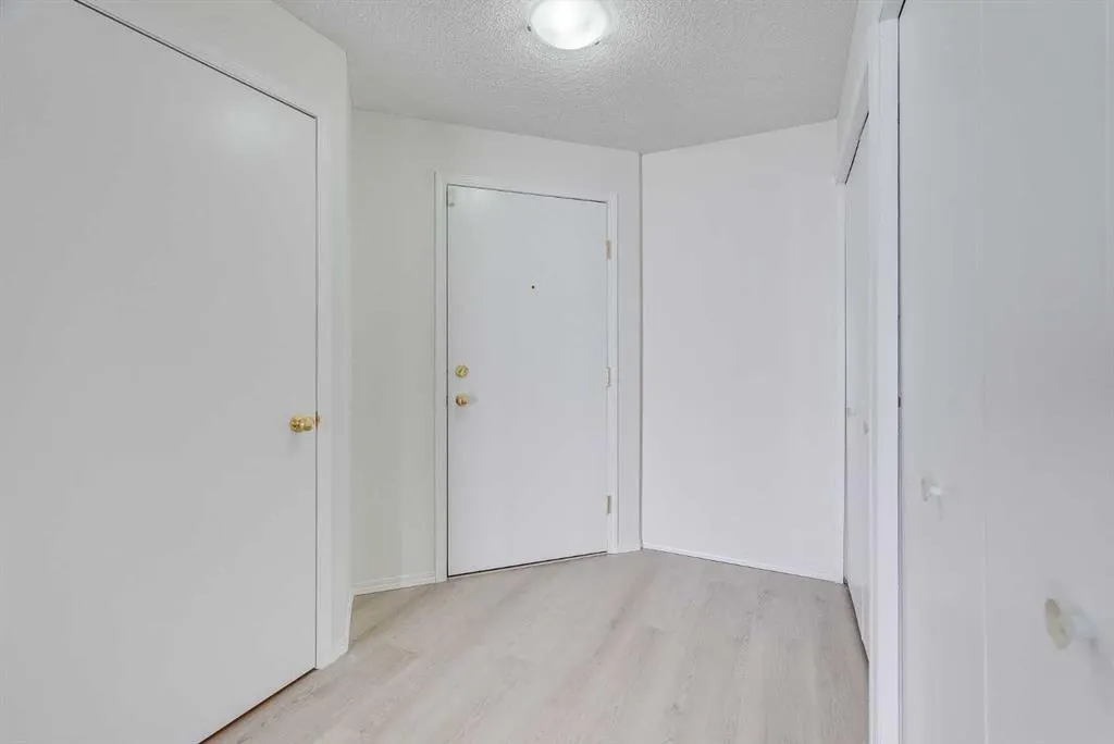 2000 Somervale Court SW, #210