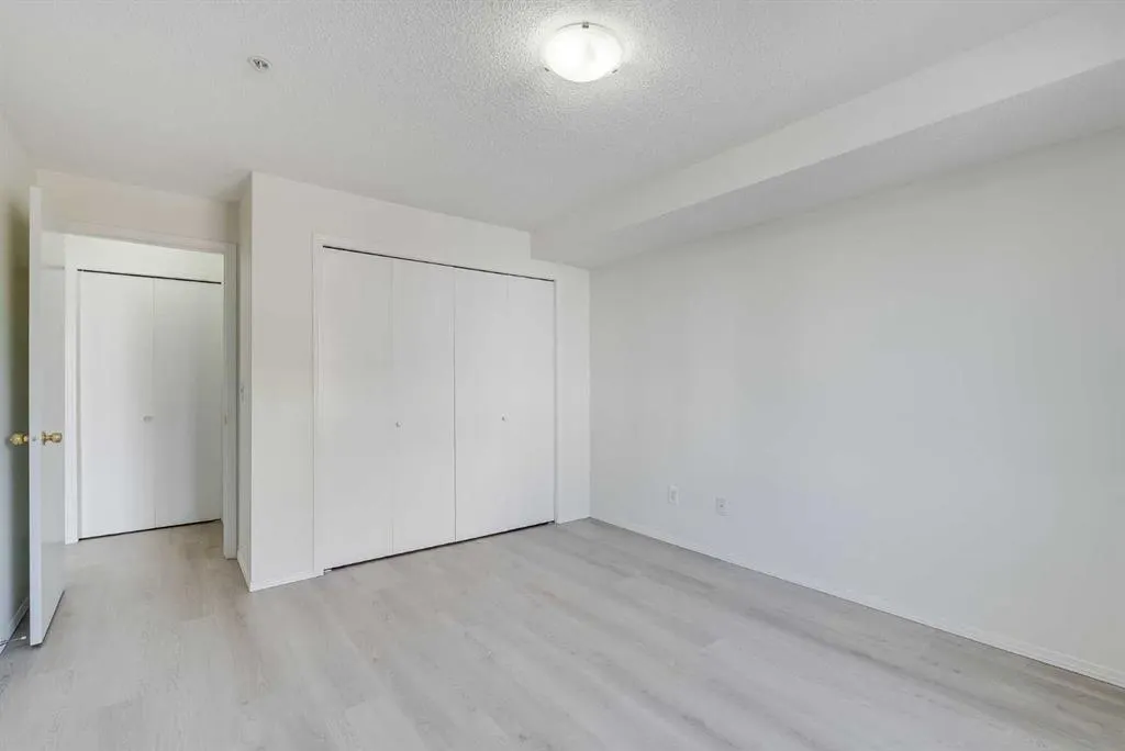 2000 Somervale Court SW, #210