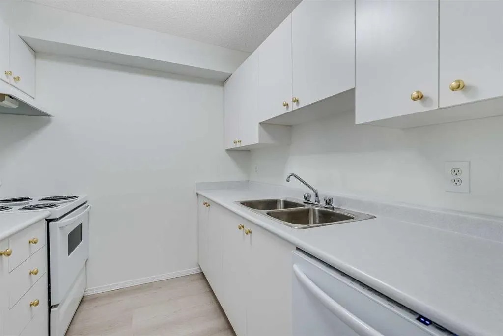 2000 Somervale Court SW, #210