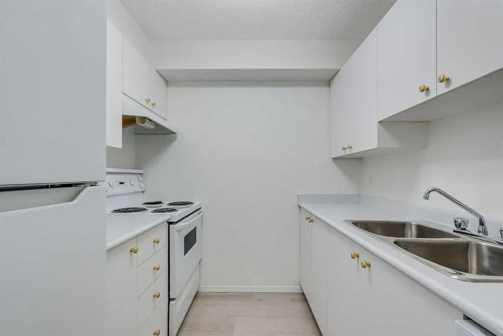2000 Somervale Court SW, #210