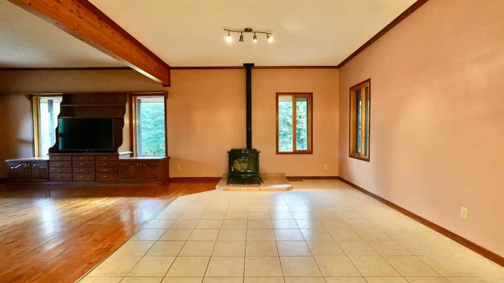 832068 Range Road 233