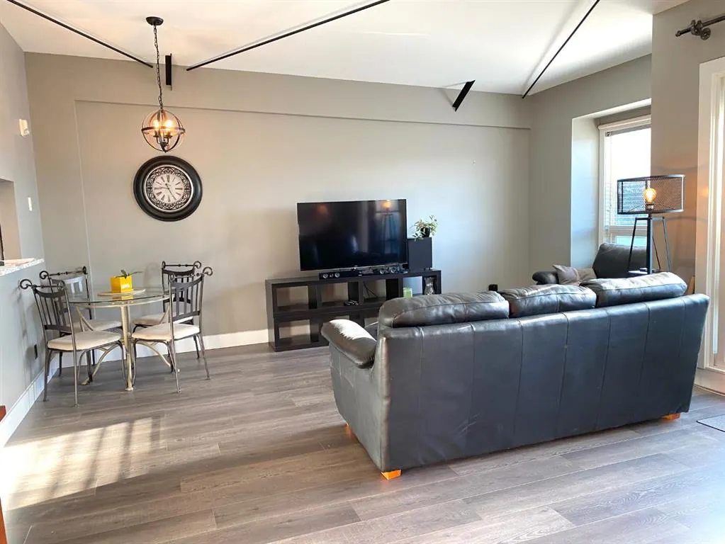 8026 Franklin Avenue, #304