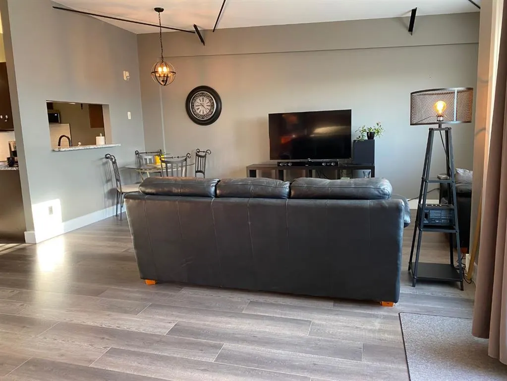 8026 Franklin Avenue, #304