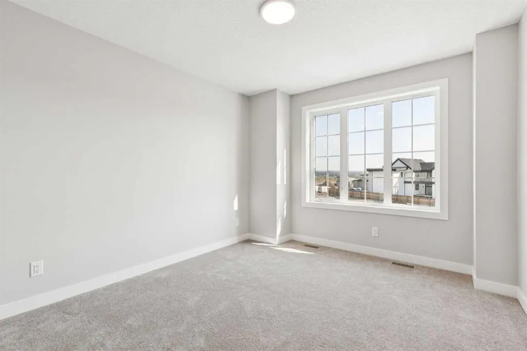 215 Greenwich Drive NW