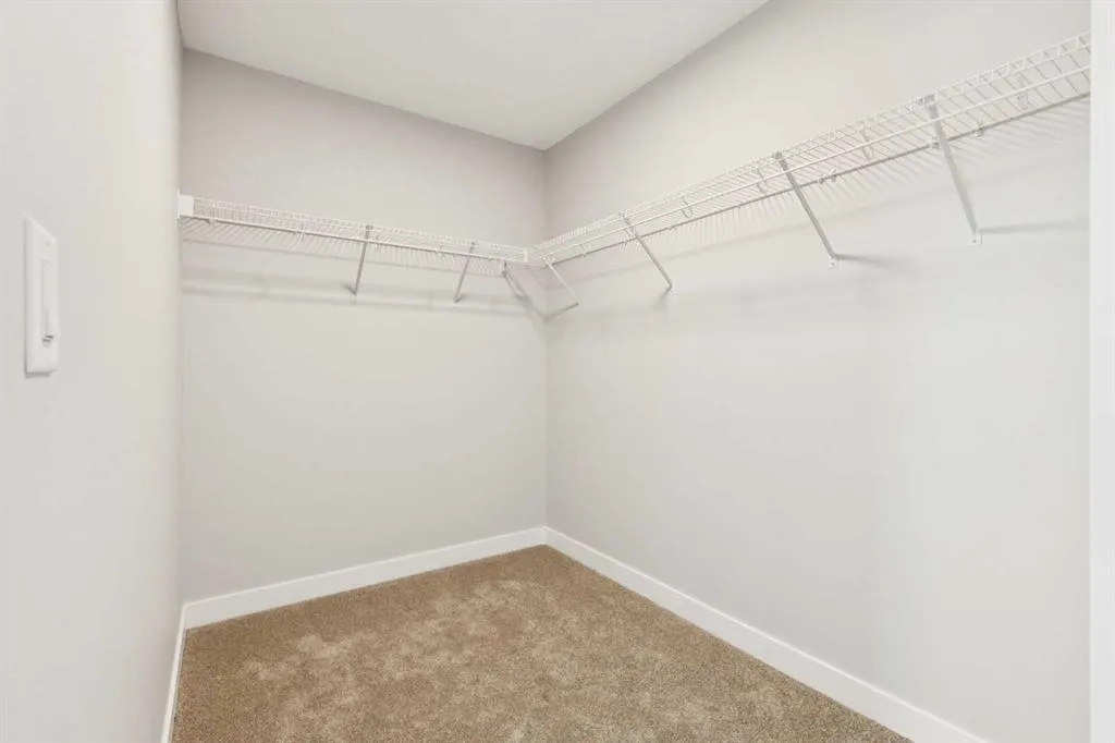 215 Greenwich Drive NW