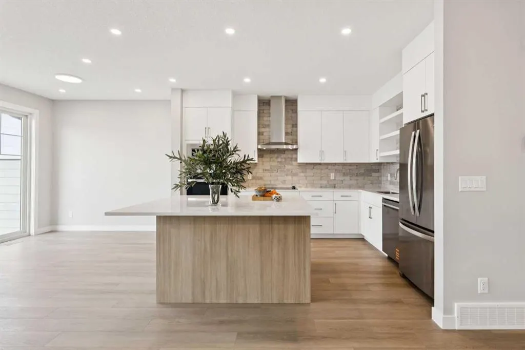 215 Greenwich Drive NW