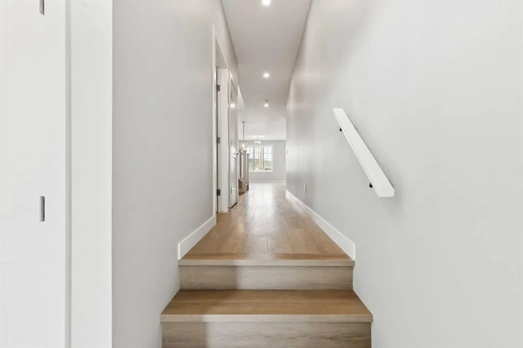 215 Greenwich Drive NW