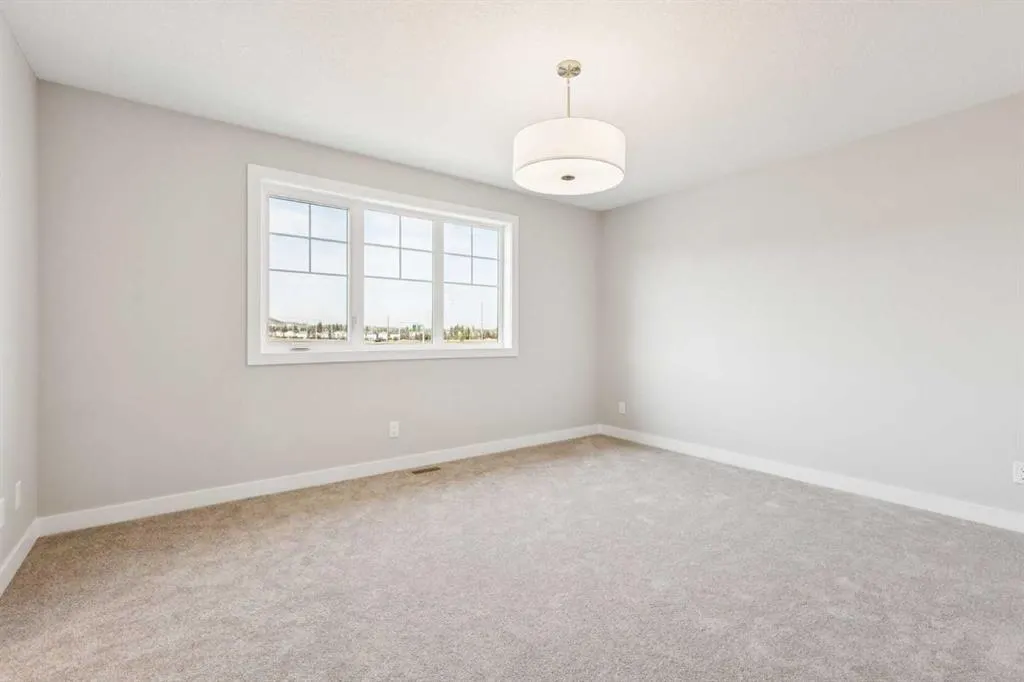 215 Greenwich Drive NW