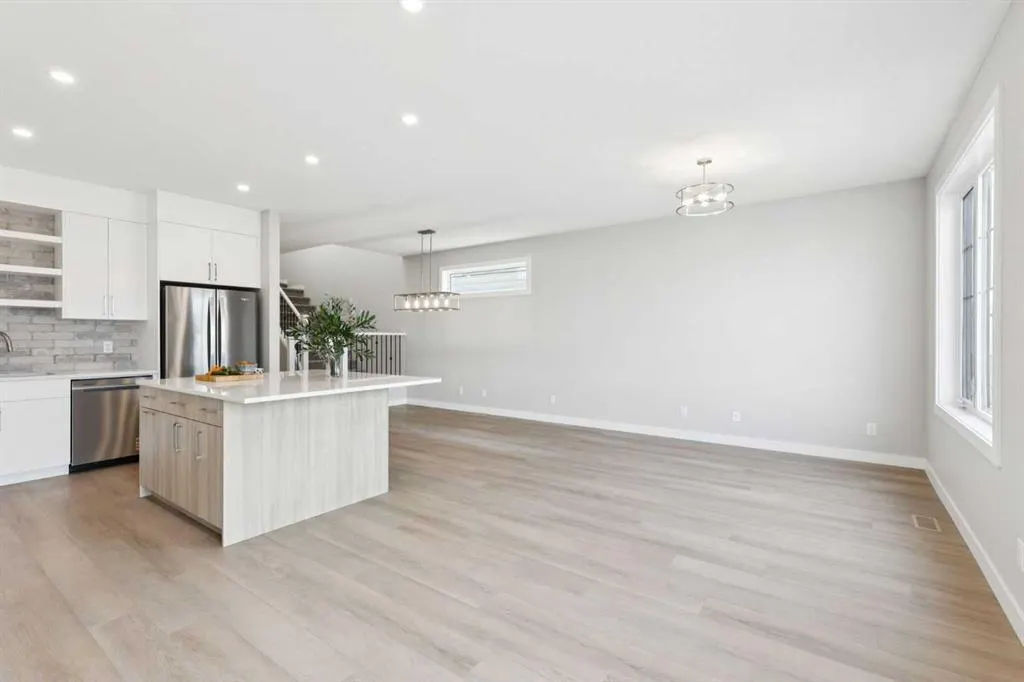 215 Greenwich Drive NW