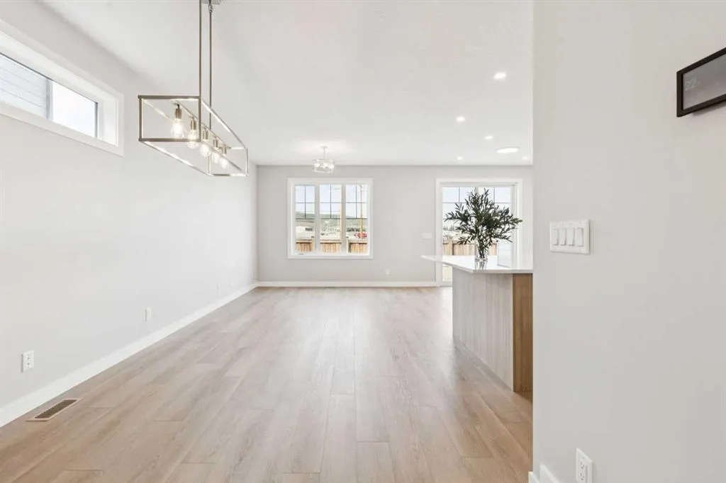 215 Greenwich Drive NW