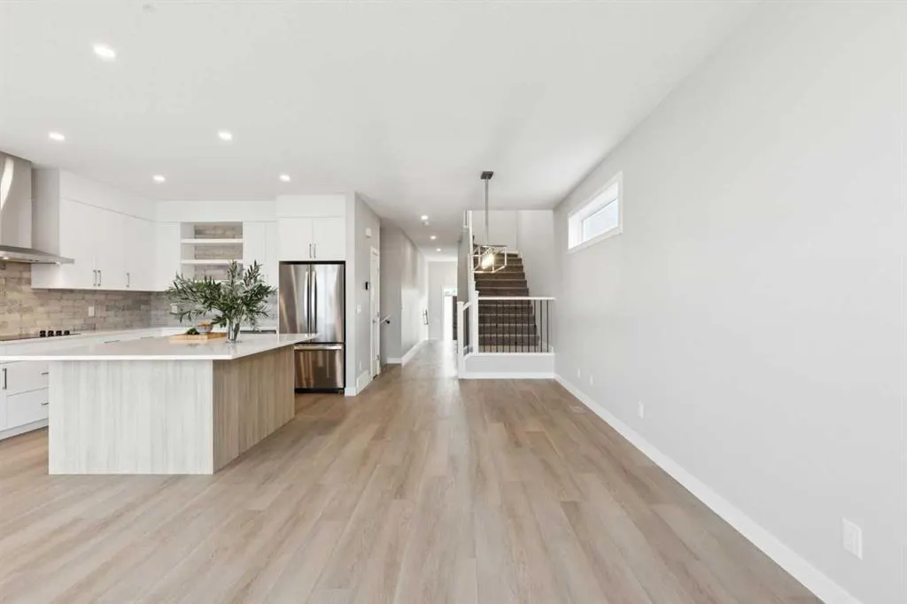 215 Greenwich Drive NW