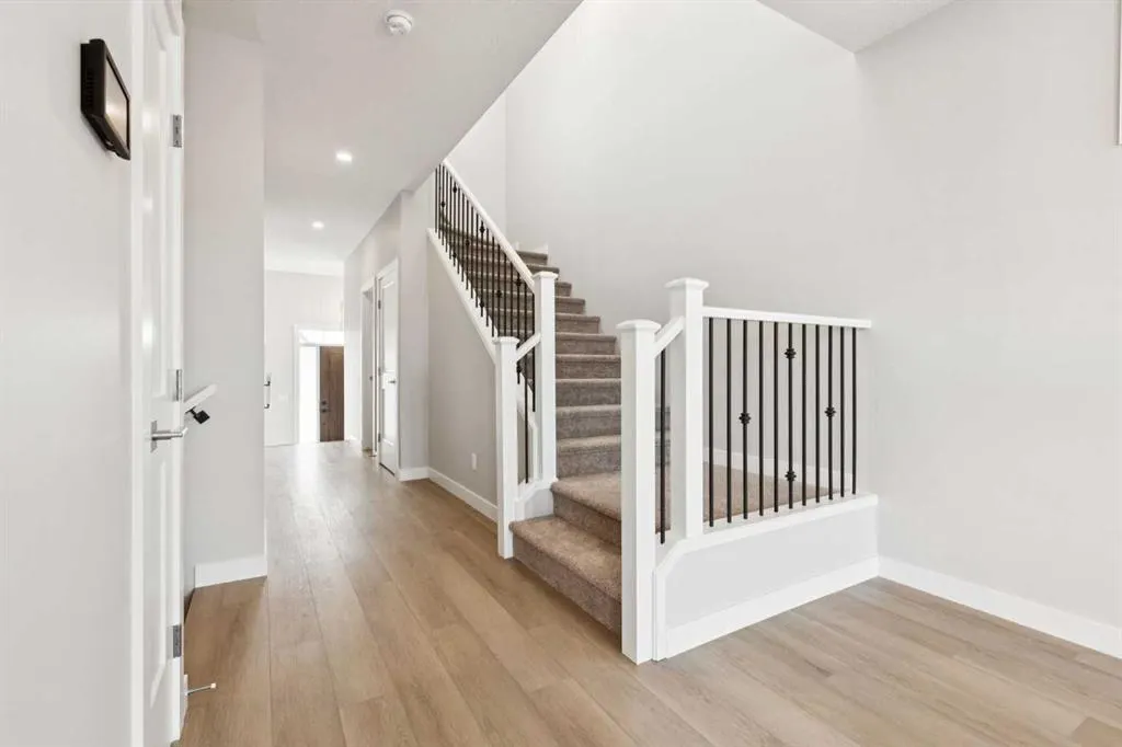 215 Greenwich Drive NW