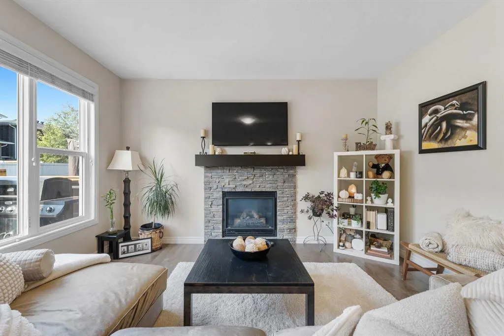 231 Evansglen Circle NW